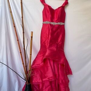 Jovani Pink Tiered Ruffled Sweetheart Gown